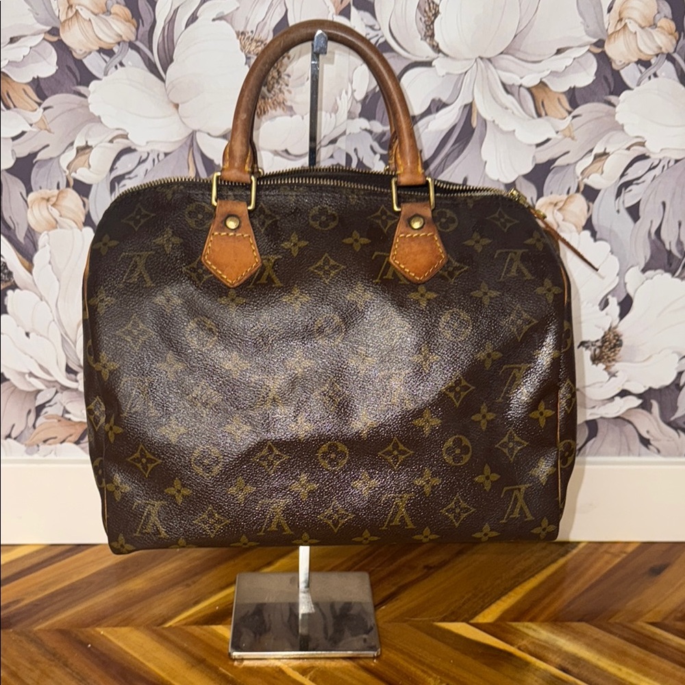 Authentic vintage Louis Vuitton speedy 30
